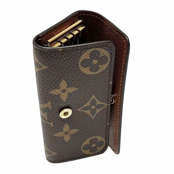 LOUIS VUITTON Brown Monogram Key Case - Picture 6 of 9